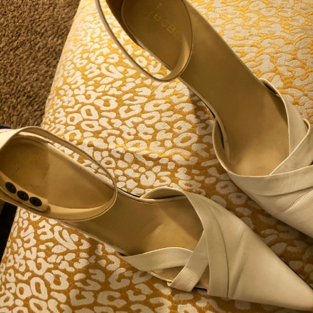 Off White ankle strap pump BCBG 8 1/2 runs small